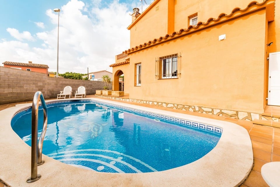 Holiday Home Swimming Pool