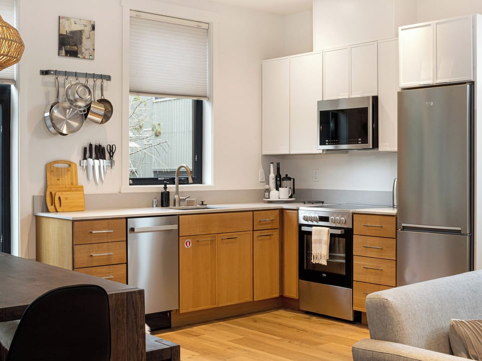 Gourmet kitchen