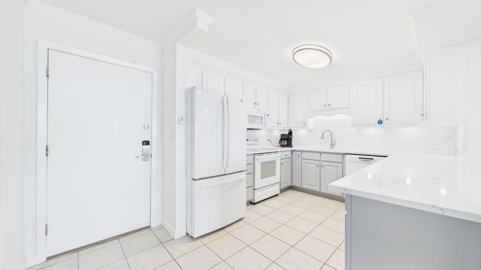 Entry-way and full kitchen