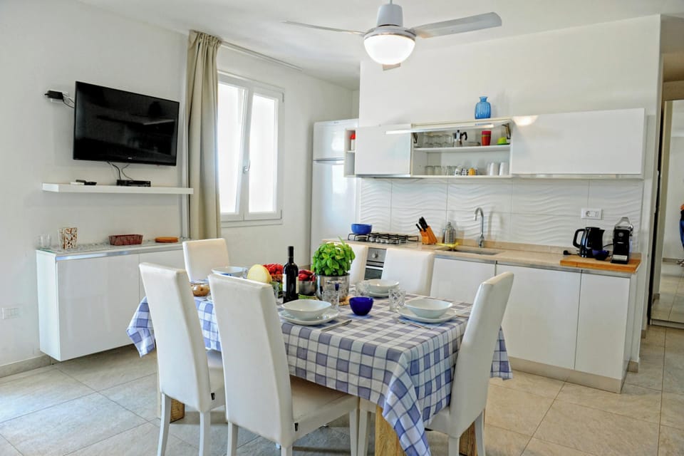 Kitchen and dining area