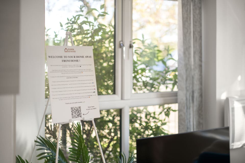 Board displaying nearby attractions – discover what’s around you!