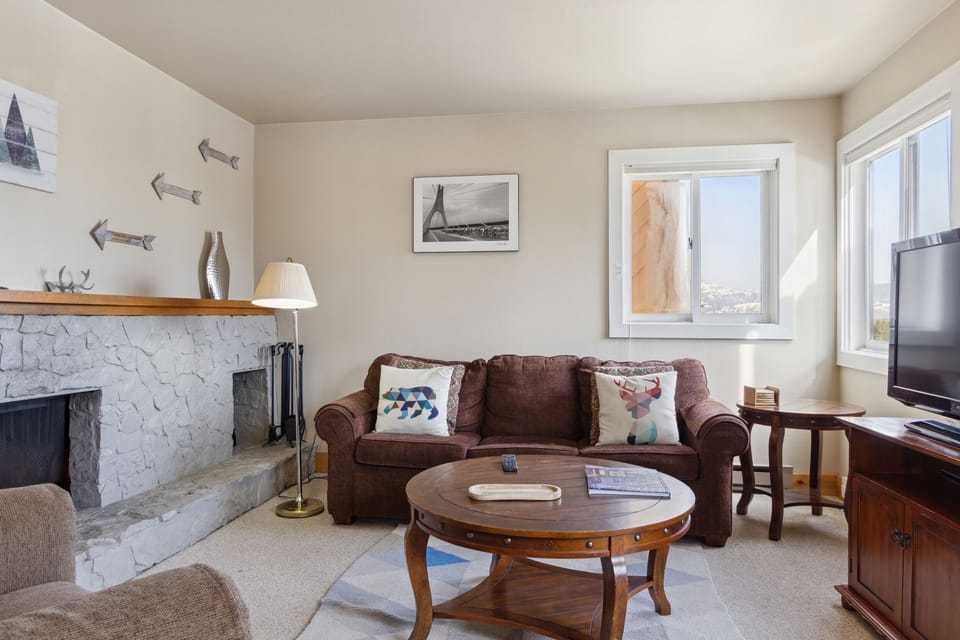 Living Room with sofa bed - The fireplace is not available for guest use as we await repairs.