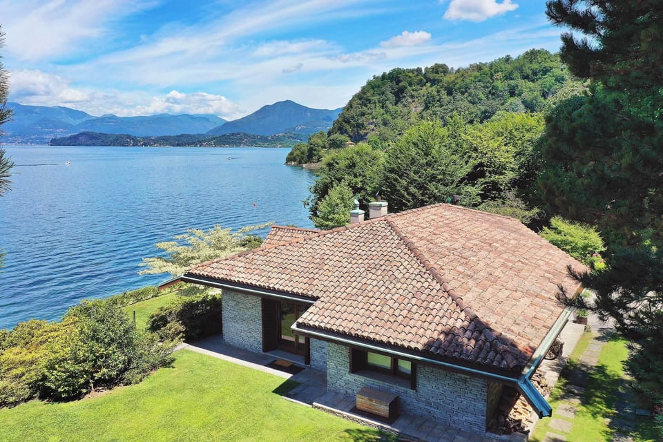 Villa Isa - Ispra, Lake Maggiore - by NORTHITALY VILLAS Vacation rentals