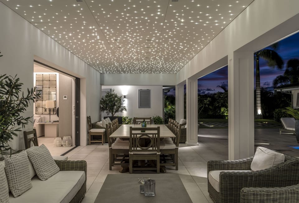Fully equipped and air-conditioned kitchen. Electric oven, gas stove, microwave, refrigerator, mixer, centrifuge, freezer, dishwasher, Nespresso machine, blender, kettle, toaster, breakfast bar. Outdoor dining area under an ajoupa on the back of the prope