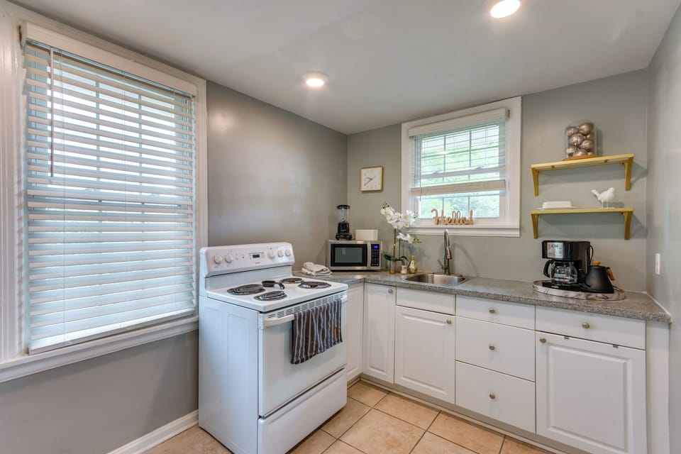 Kitchen | Breakfast Bar