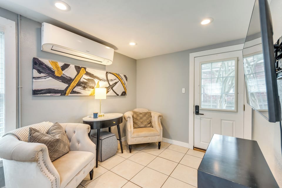 Pensacola Vacation Rental | 1BR | 1BA | 465 Sq Ft | Step-Free Access