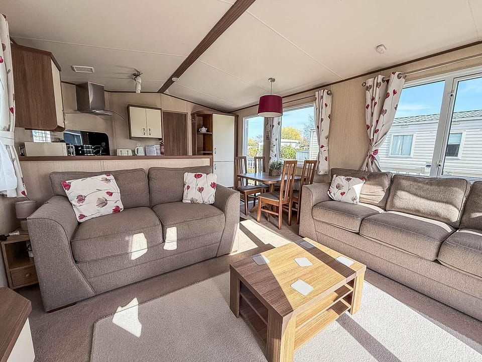 For a relaxing couple getaway, Southview Holiday Park in Lincolnshire provides a peaceful retreat with a stylish living room.