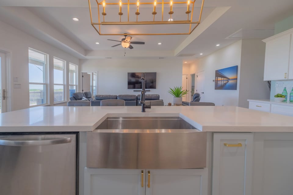 From cookware to coffee makers, the kitchen is ready when you are.