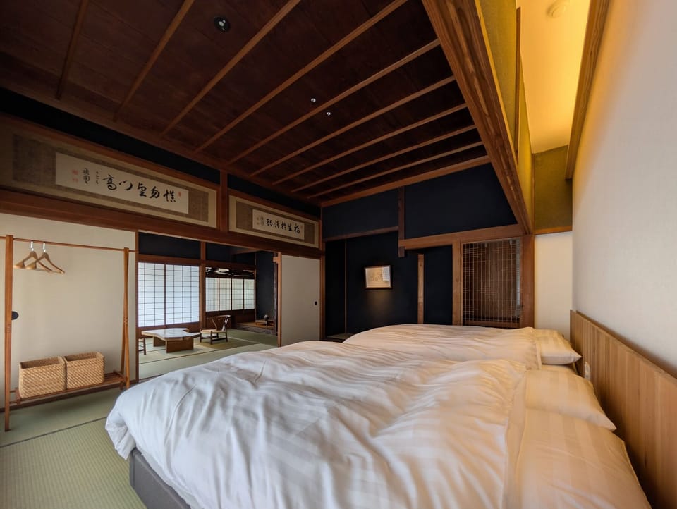 2 beds for up to 4 people