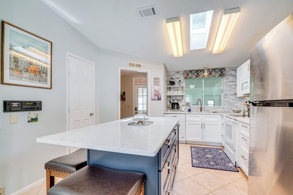 Kitchen | Dual Coffee Maker | Toaster | Dishwasher