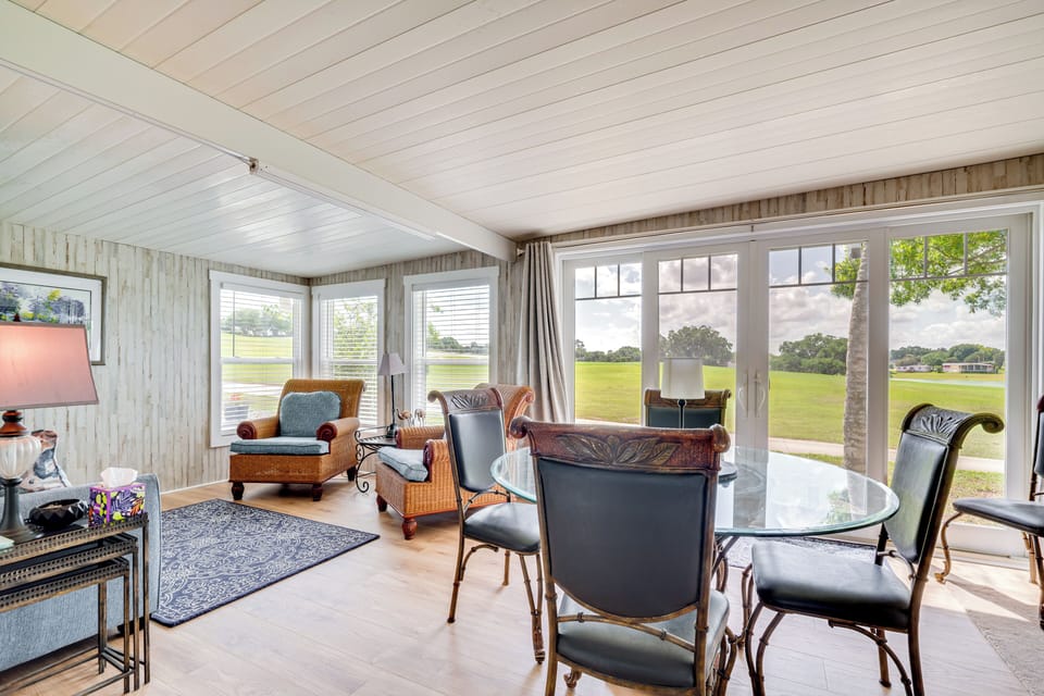 Lady Lake Vacation Rental | 2BR | 2BA | 1,456 Sq Ft | 3 Steps to Enter