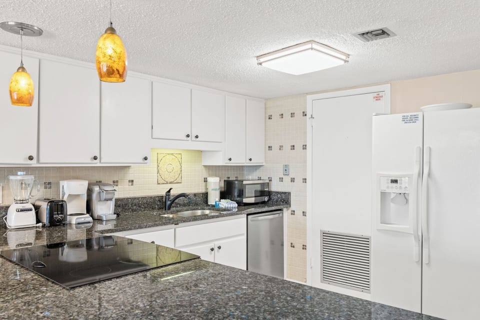 Pinnacle Port Unit C1-303 04