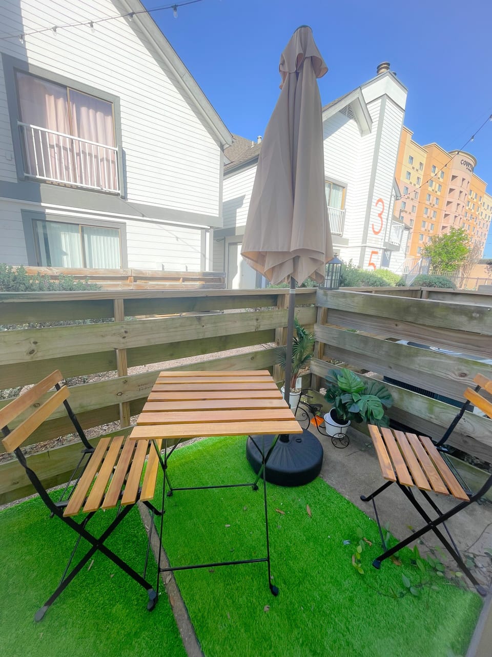 Outdoor dining
