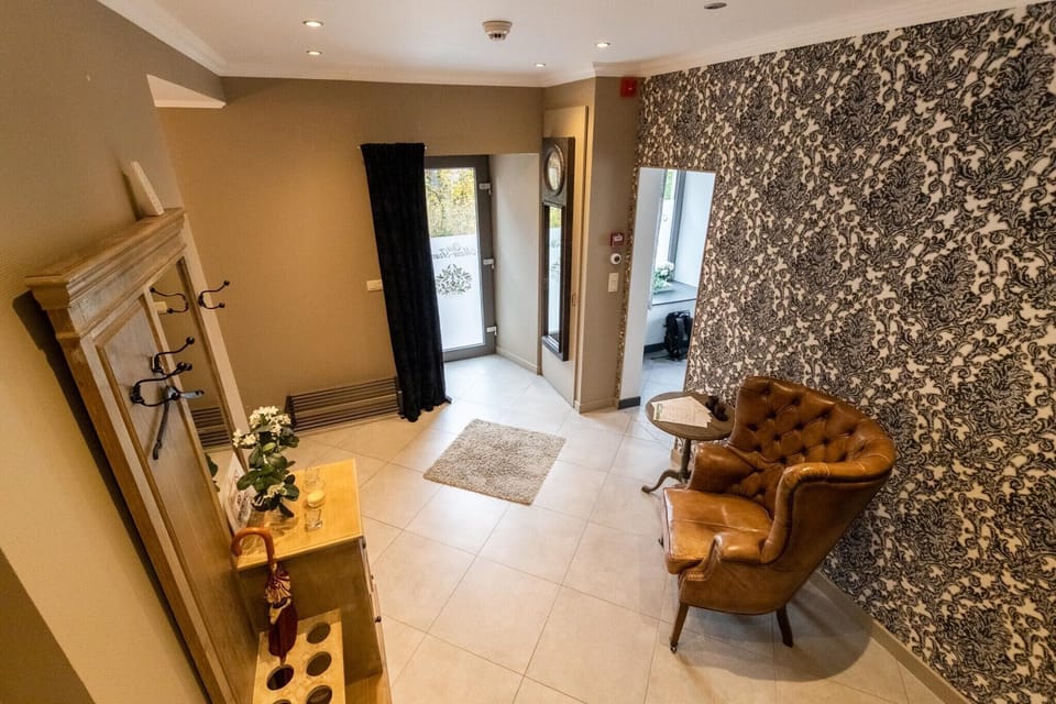 Entrance / Reception