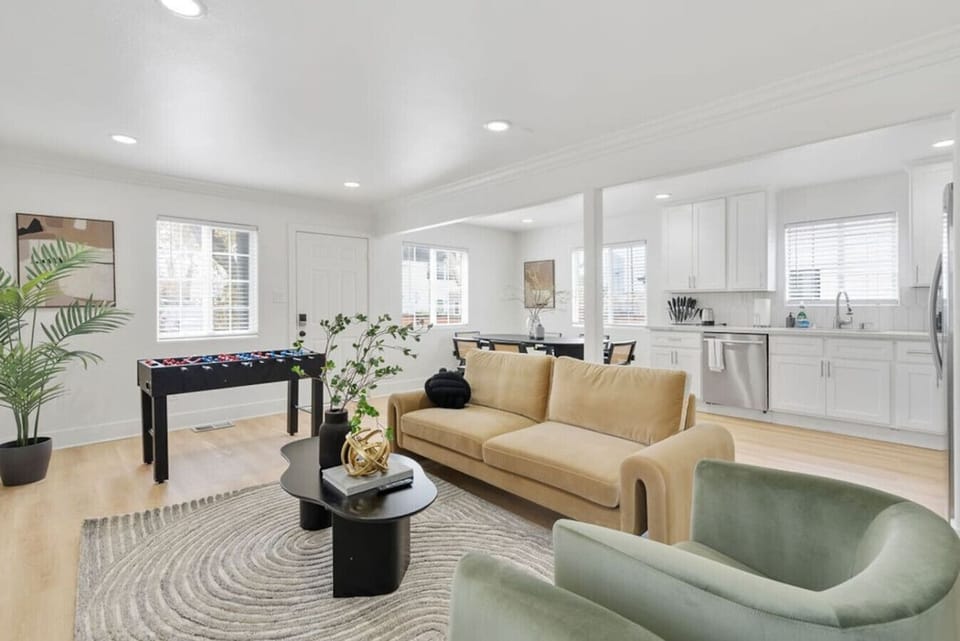 Space to relax, style to impress ✨ This wide living room with elegant couches is perfect for unwinding in comfort and sophistication.