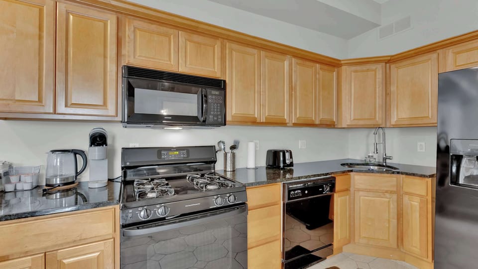 Full Kitchen