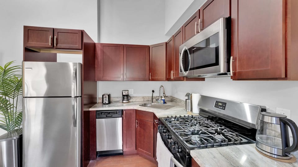 Full Kitchen