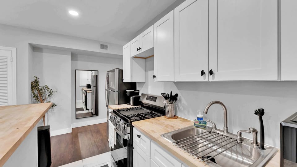 Full Kitchen