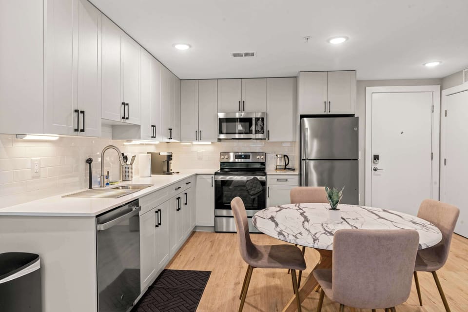 Full Kitchen