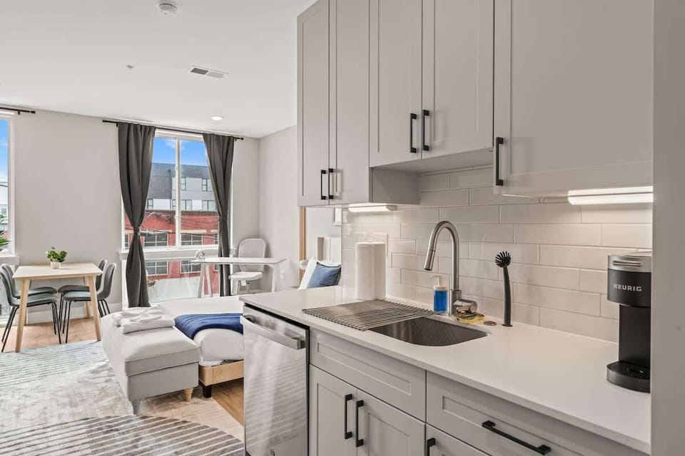 Full Kitchen 