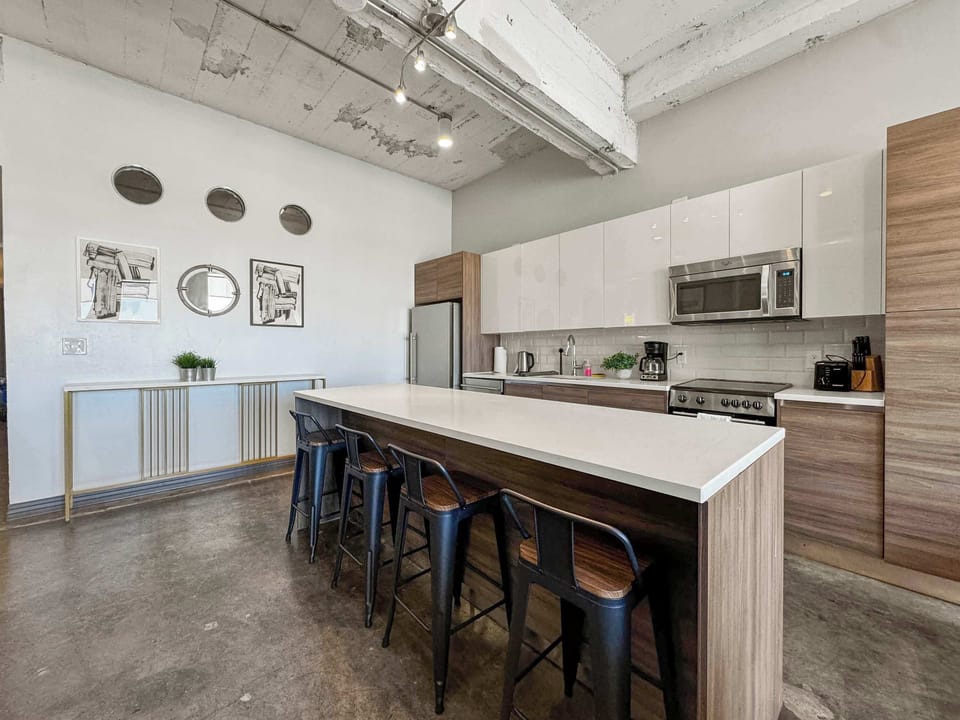 Full Kitchen
