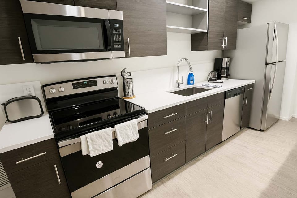Full Kitchen 