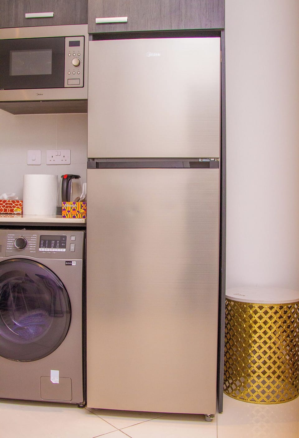 Kitchen - Fridge, Washing machine and Microwave 