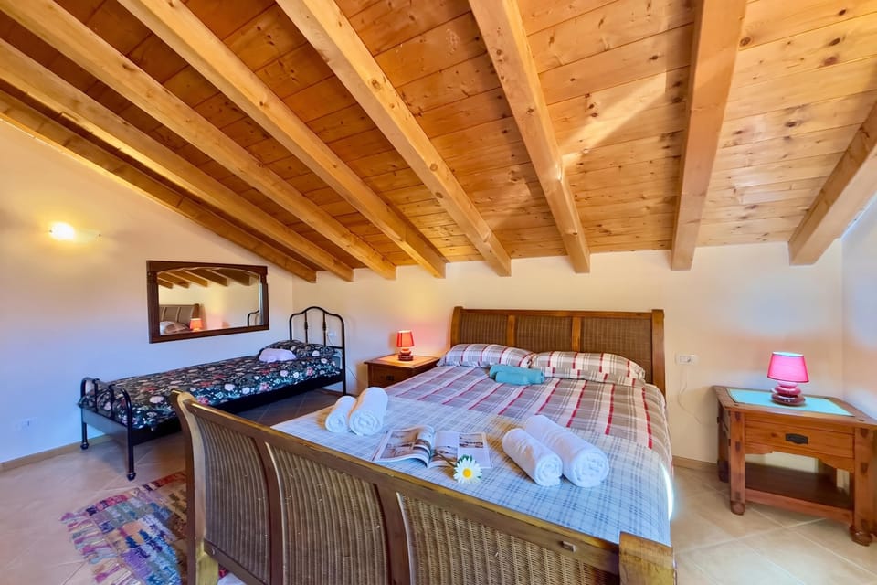 Twin bedroom