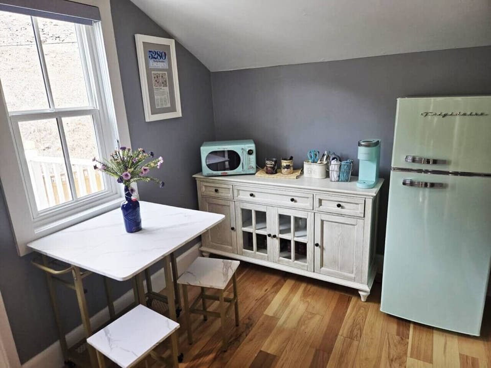 Kitchenette with folding dinette