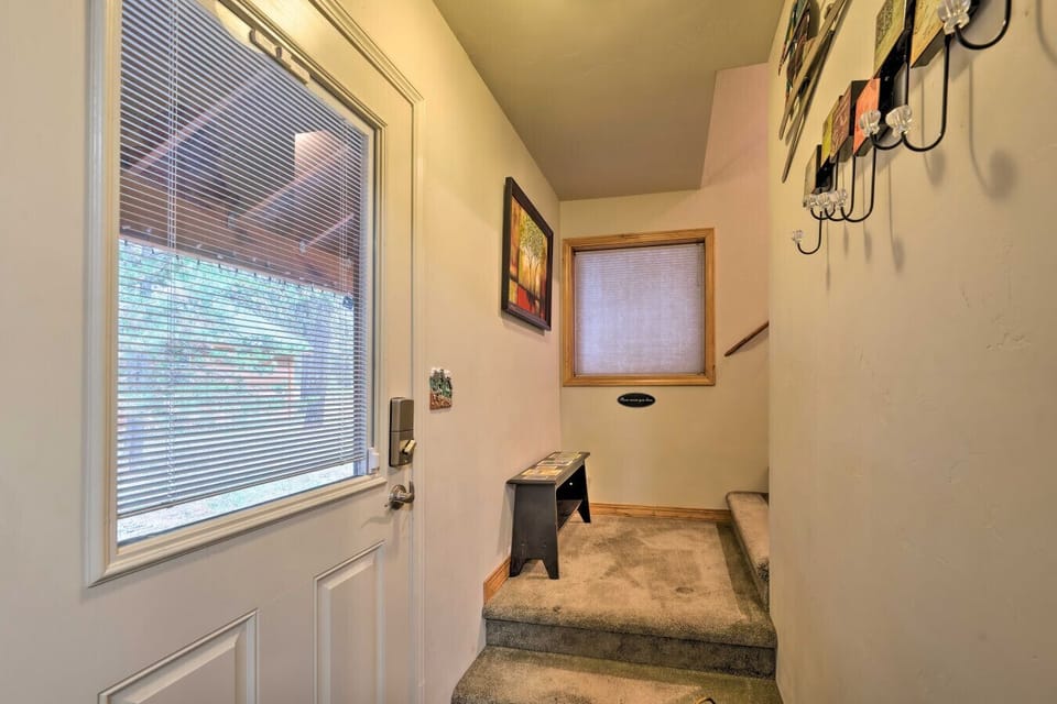 Private entry towards upstairs