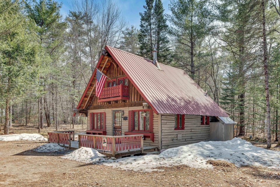 Freedom Vacation Rental | 2BR | 1BA | 1,600 Sq Ft | 2 Steps Required