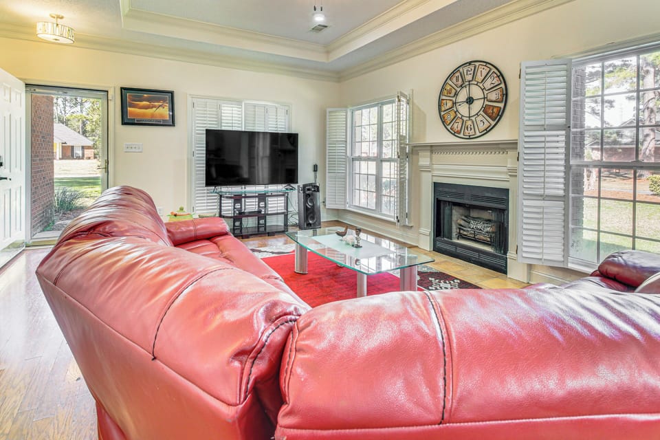 Albany Vacation Rental | 3BR | 2BA | 2,316 Sq Ft | 2 Steps to Enter