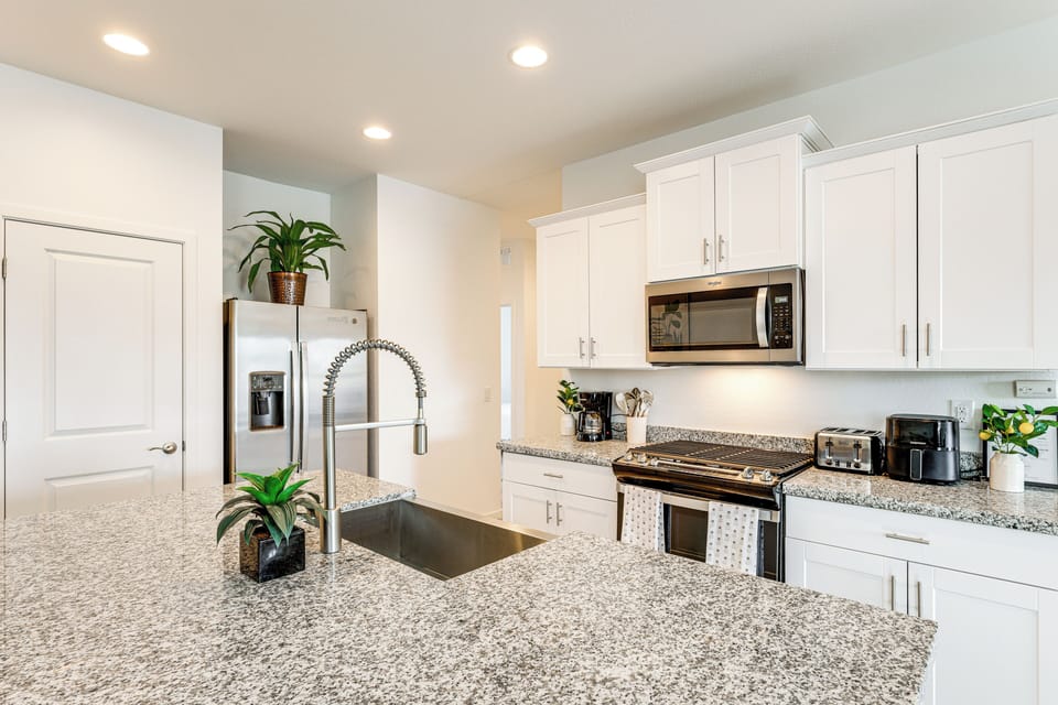 Kitchen | Dishwasher | Drip Coffee Pot | Air Fryer | Toaster