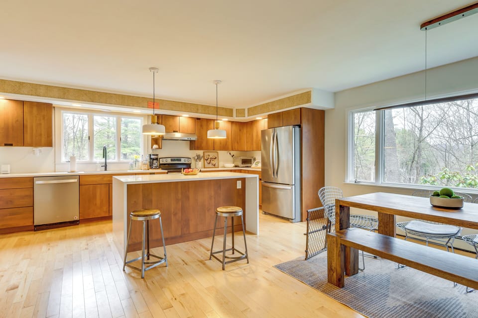 Eagle Bridge Vacation Rental | 3BR | 2BA | 1,888 Sq Ft | Stairs Required