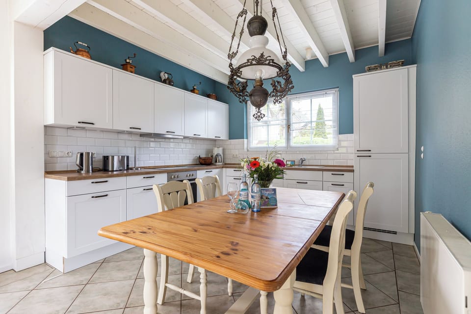 Modern Kitchen with Table and Chairs