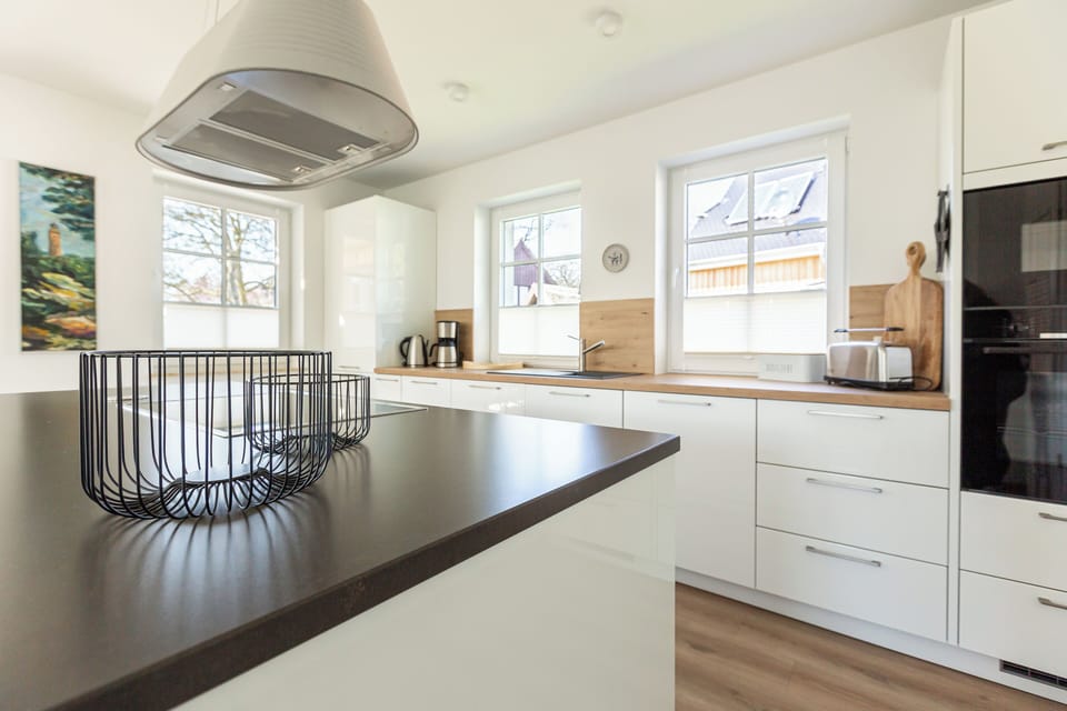 Modern Kitchen with Cooking Island and Windows