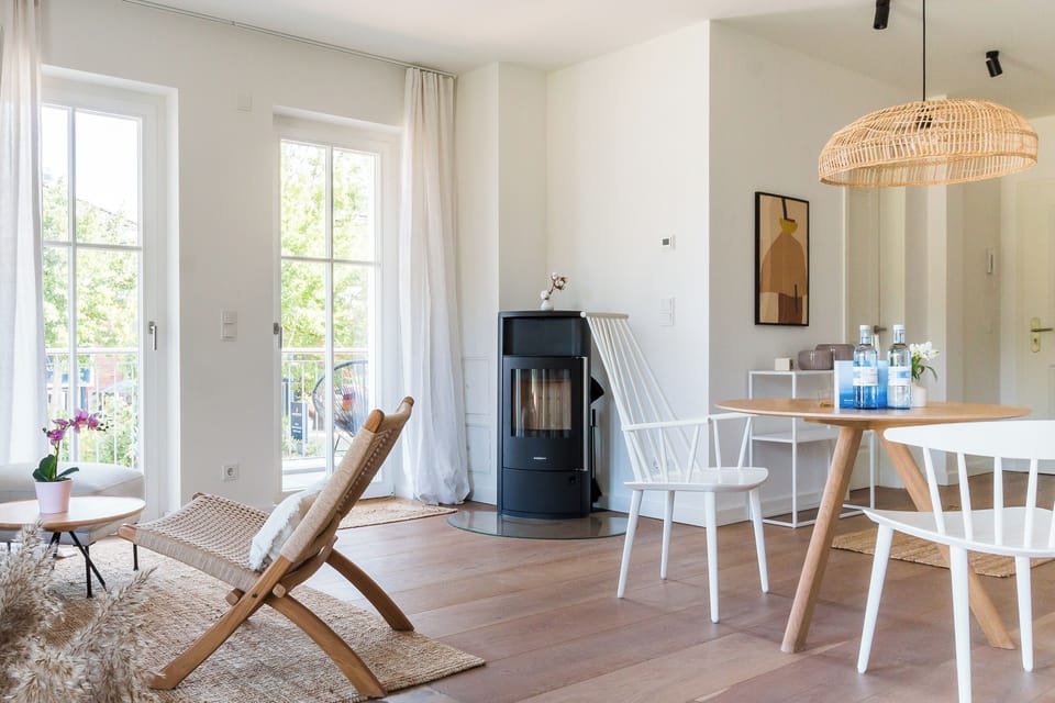 Bright Living Area with Modern Furnishings