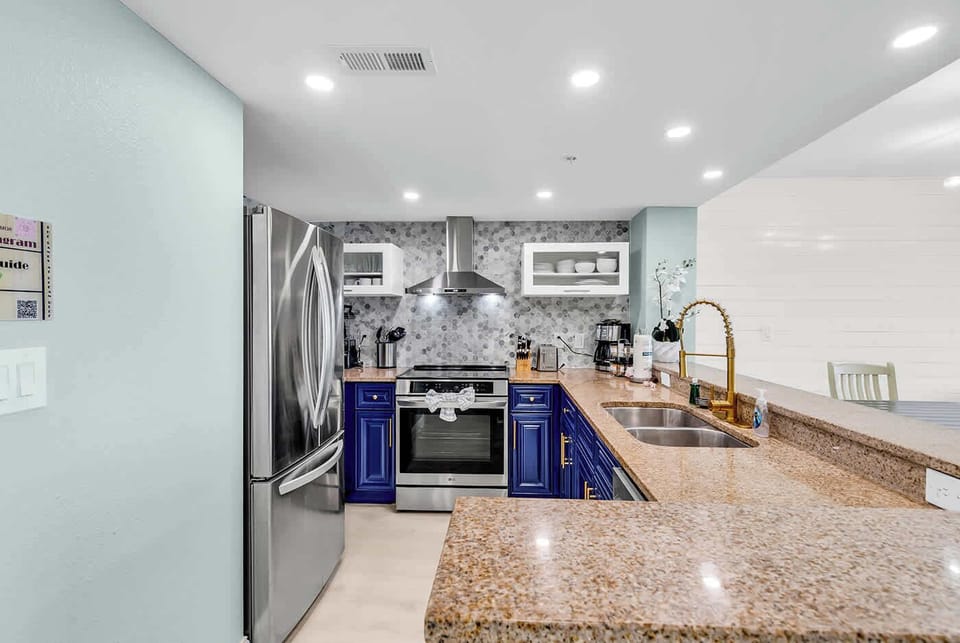 Brand new Kitchen with induction cooktop and all new appliances.