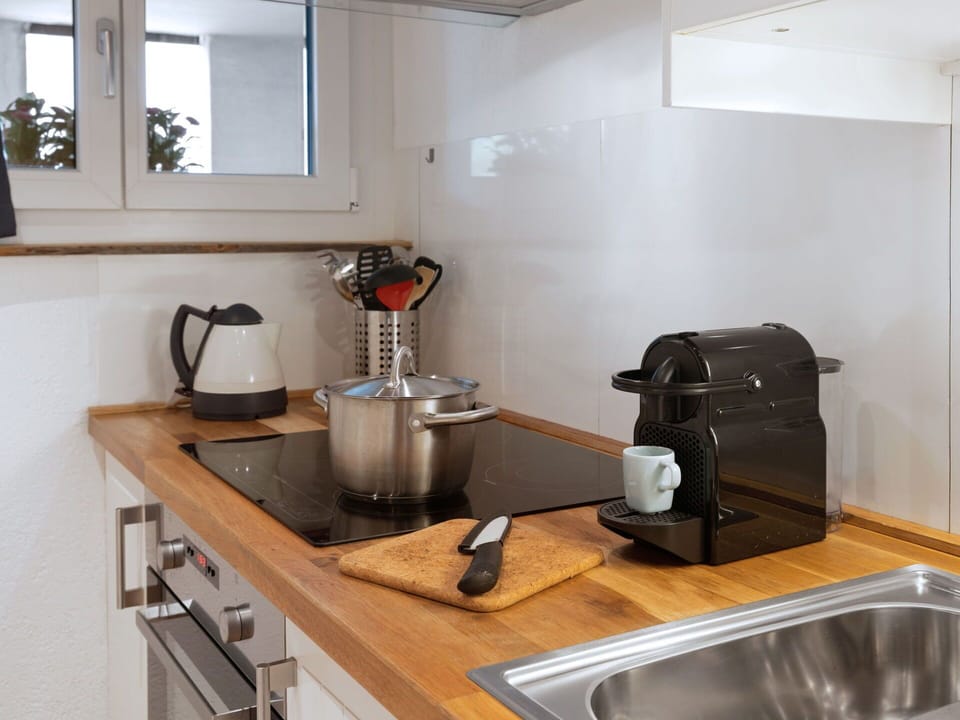 Kitchen Appliance, Kitchen, Home Appliance, Countertop, Small Appliance, Interior Design, Lighting, Major Appliance
