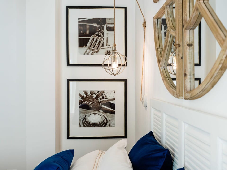 Residential Area, Shrub, Roof, Home, Cottage, Driveway, Estate, Siding, Landscaping, Yard