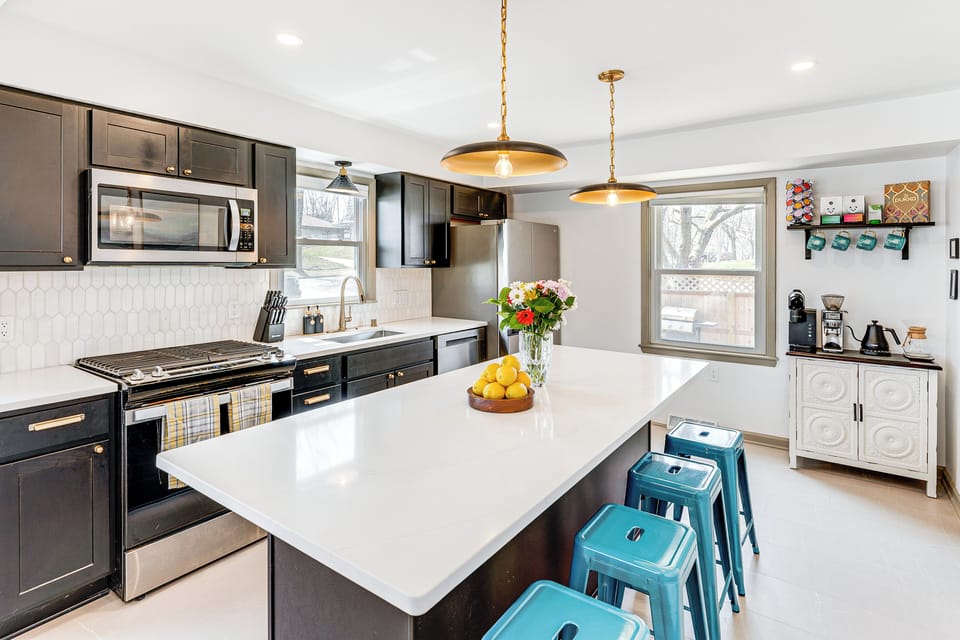 Kitchen | Main Level | Keurig, Chemex & Drip Coffee Makers | Dishwasher
