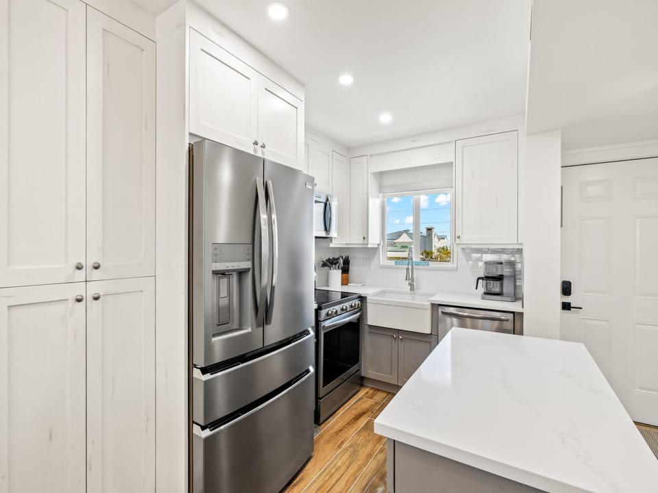 Newly Renovated Kitchen