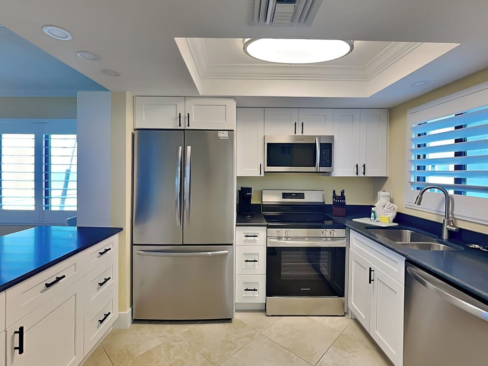 Fully Equipped Kitchen with Stainless Steel Appliances