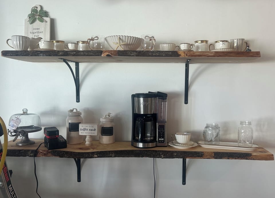 Breakfast bar nook