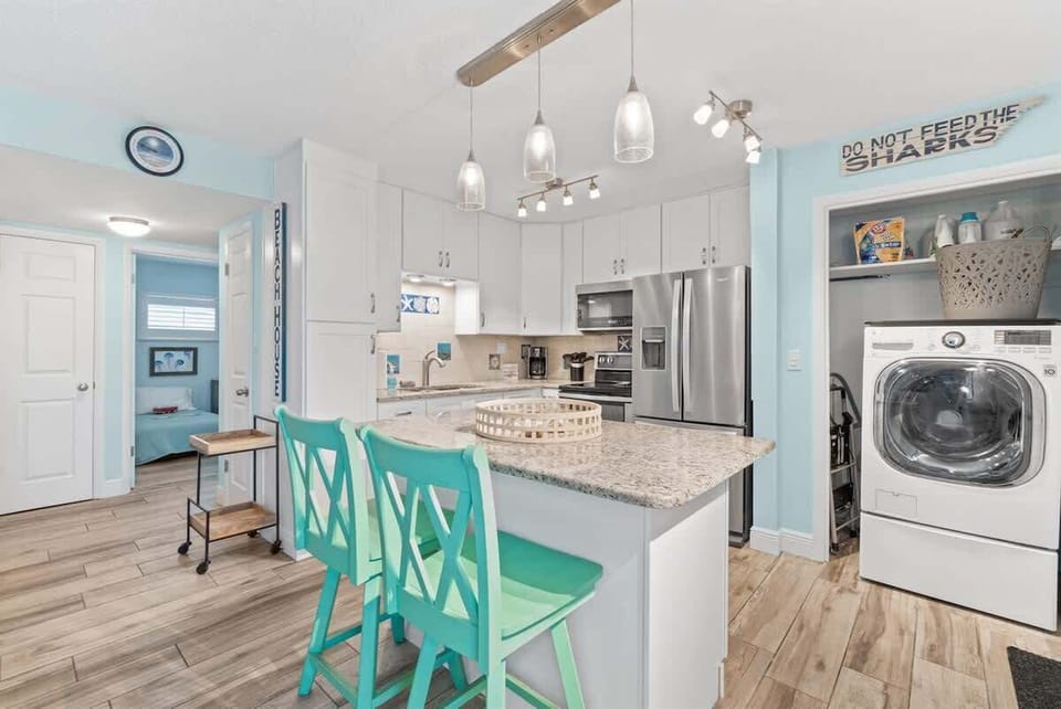 Fully Remodeled Kitchen