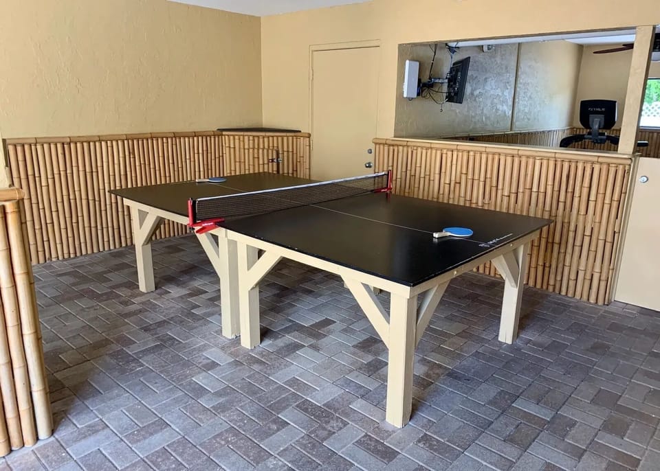 Rec area with ping pong table for guest use