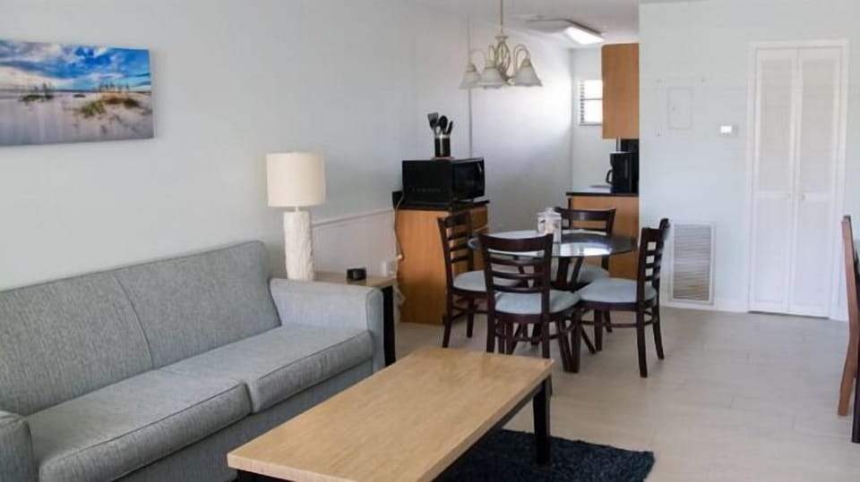 Living/Dining/Kitchen area