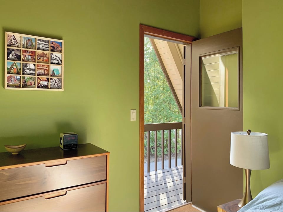Bedroom balcony is this way.
