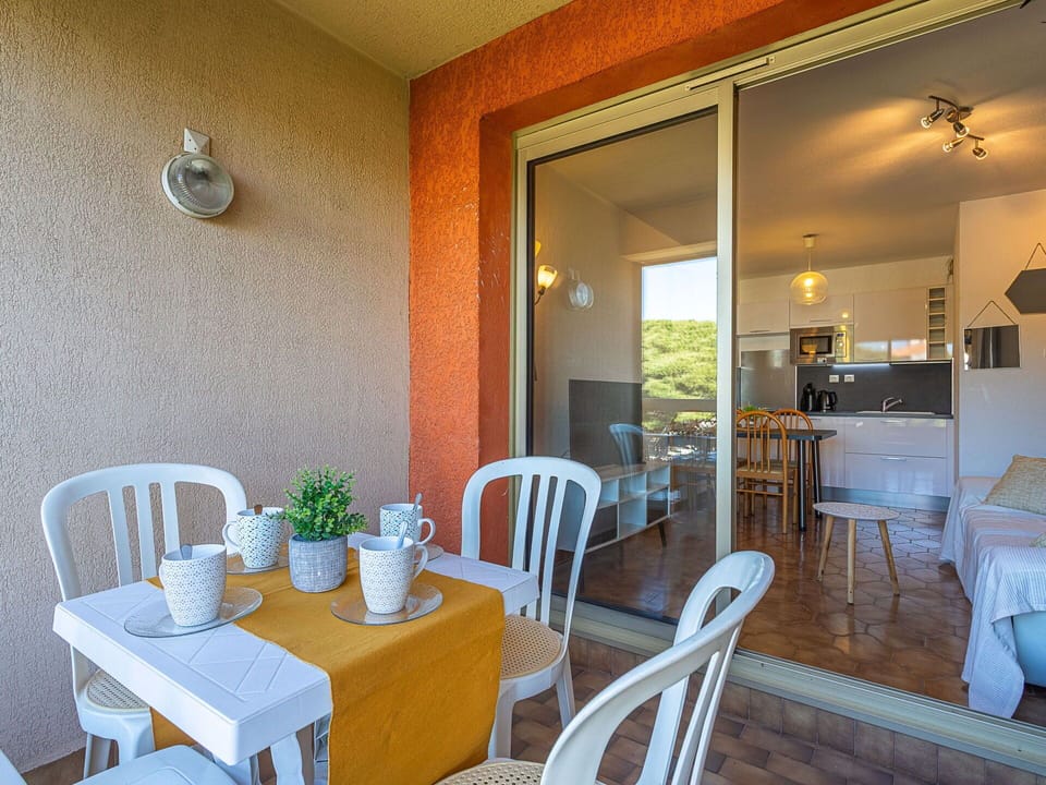 Outdoor Furniture, Garden, Outdoor Table, Chair, Shade, Landscaping, Backyard, Yard, Eco Hotel, Kitchen & Dining Room Table