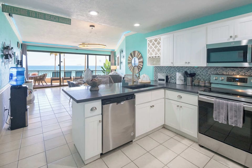 Gourmet kitchen